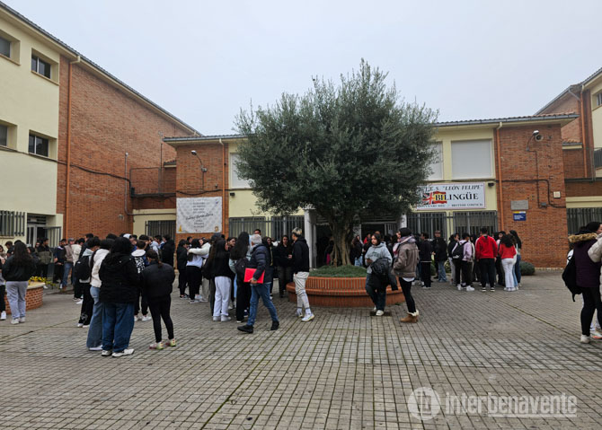 La Junta de Castilla y Le&oacute;n proyecta la construcci&oacute;n de una escalera de emergencia y acceso en el IES Le&oacute;n Felipe