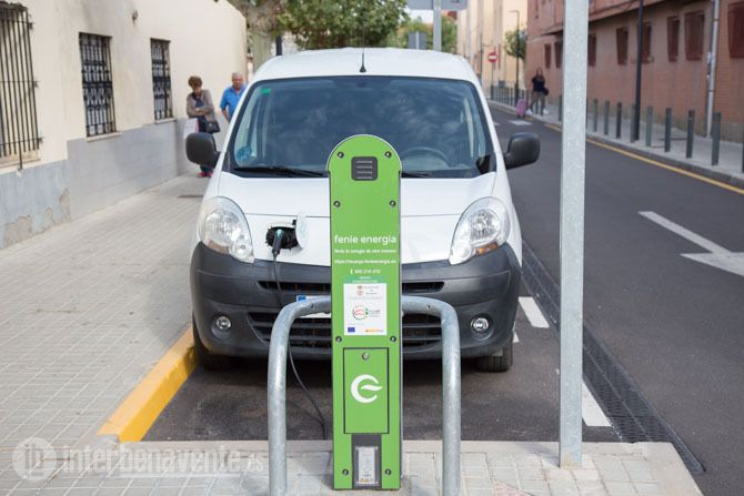 La Junta de Castilla y León simplifica los trámites para la instalación de puntos de recarga pública de vehículos eléctricos