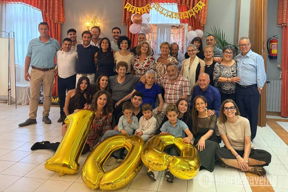 Vidayanes rinde homenaje a Joaquina, los 100 años de una mujer valiente  en tierra, mar y aire