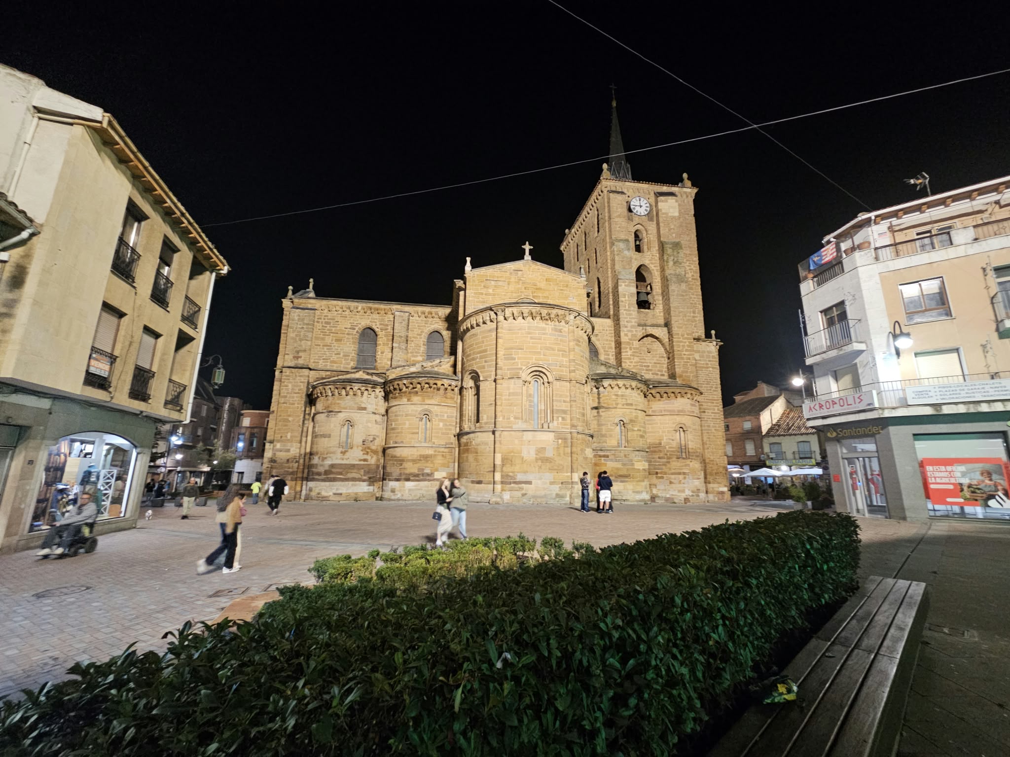 Las iglesias de San Juan, Santa Mar&iacute;a y el Centro Cultural Soledad Gonz&aacute;lez resplandecen con la nueva iluminaci&oacute;n LED