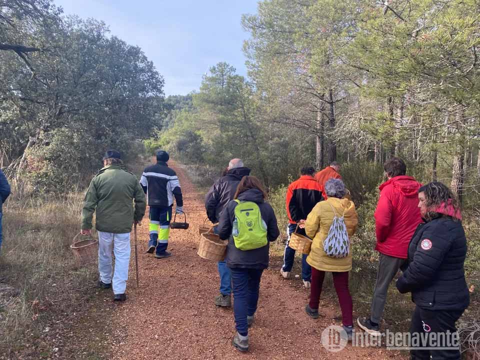 Una Jornada Micológica reúne en Coomonte a numerosos aficionados en un día de naturaleza y aprendizaje