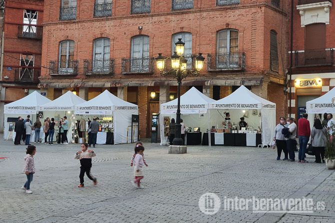 Juventudes socialistas de Benavente propone la ampliación de beneficios fiscales y ferias de empleo periódicas para evitar el aumento del desempleo