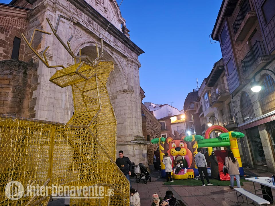 La diversión para los más pequeños se instala en la Plaza de Santa María de la mano de CEOE-Cepyme Benavente